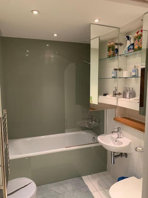Stunning 2 Bed Flat! Centrally Located In London, Uk! Exterior foto