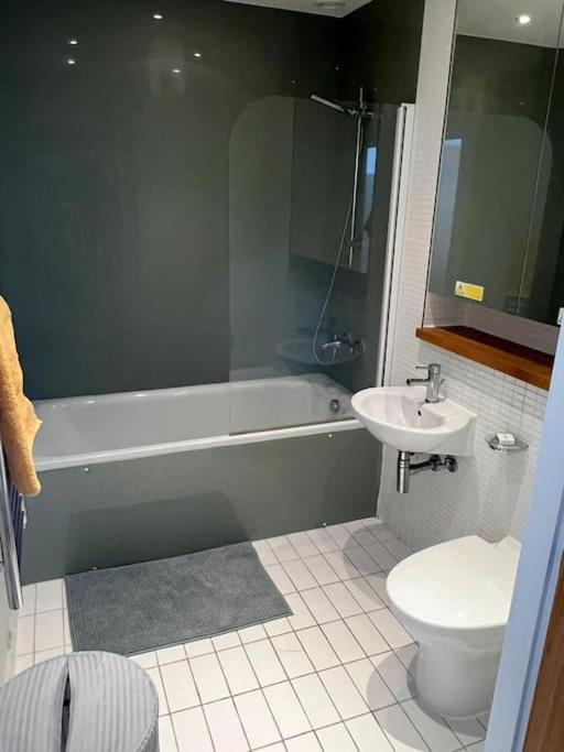 Stunning 2 Bed Flat! Centrally Located In London, Uk! Exterior foto
