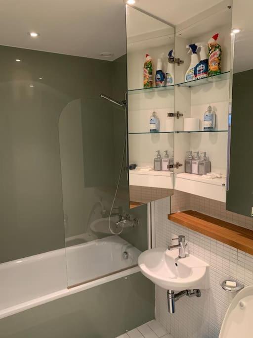 Stunning 2 Bed Flat! Centrally Located In London, Uk! Exterior foto