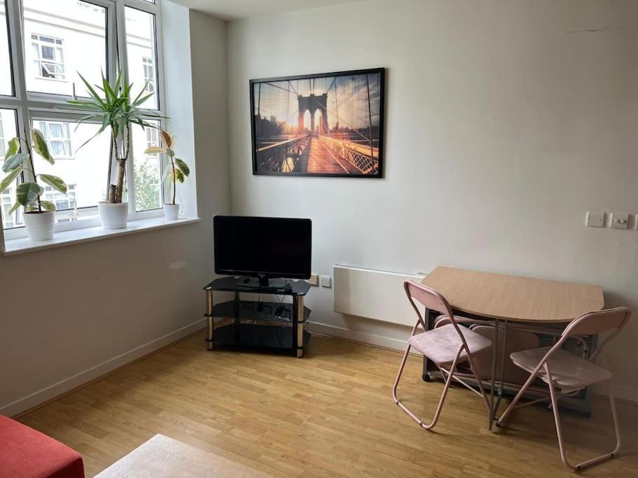 Stunning 2 Bed Flat! Centrally Located In London, Uk! Exterior foto